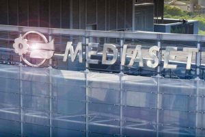 Cambio programmazione Mediaset