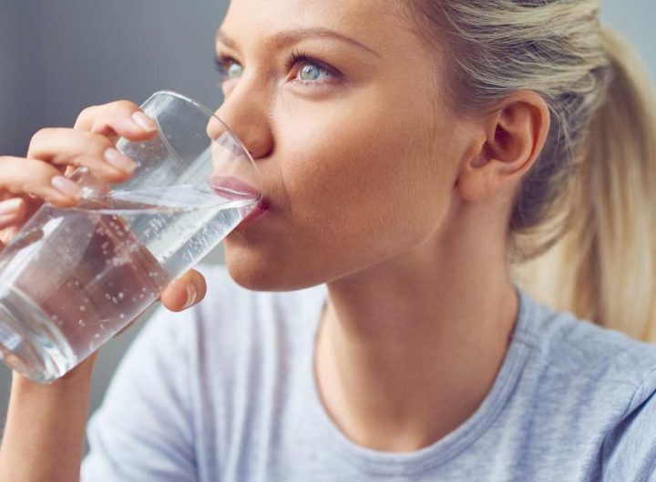 Bicchieri di acqua da bere al giorno