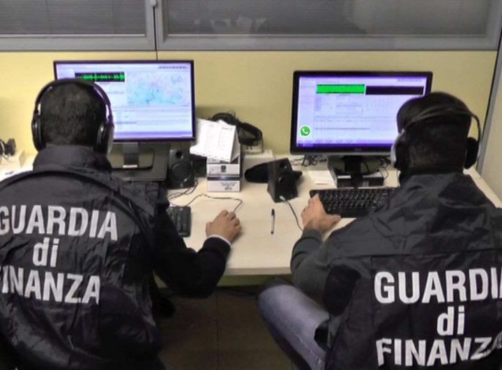 Guardia di Finanza può controllare chat Whatsapp