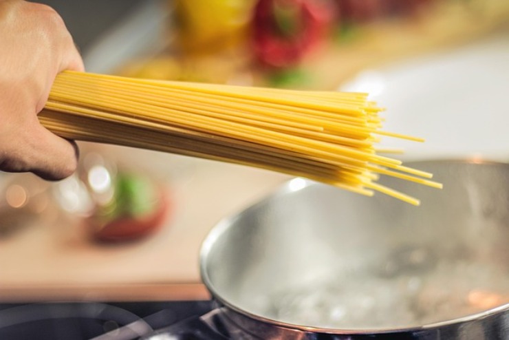 olio nell'acqua della pasta giusto o sbagliato