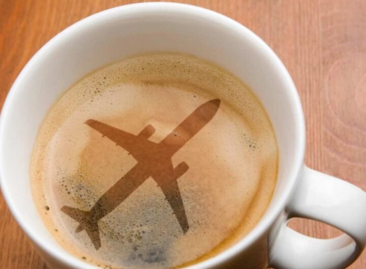 No caffè prima di un viaggio in aereo